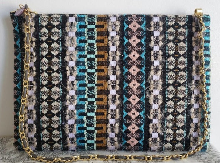 Sac pochette chaîne "Forêt de bouleaux sous la neige, de beau jour et de belle nuit."