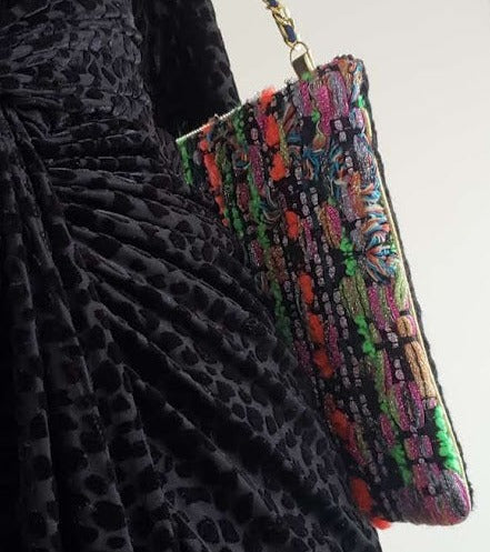Sac pochette chaîne de fêtes "Couleurs et Matières de la nature florissante au printemps et noir épuré de l'hiver."