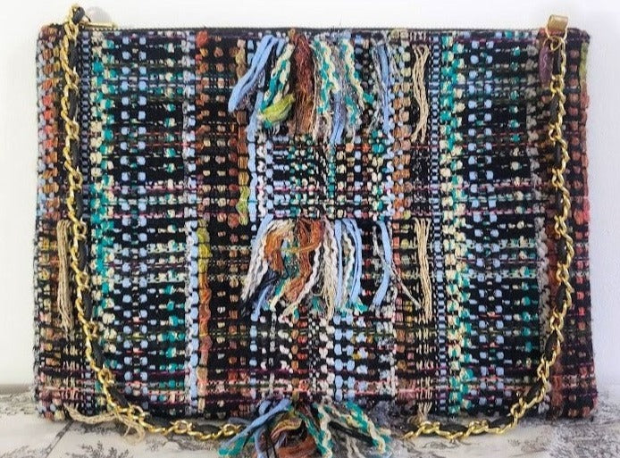 Sac pochette chaîne "Forêt de Chênes au début de l'automne, et ciel bleu rayonnant."