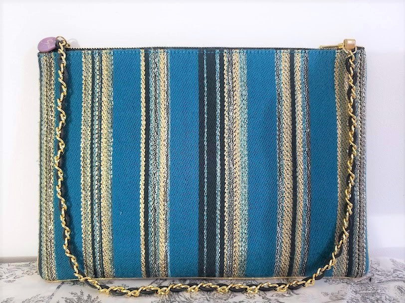 Sac pochette chaîne "Forêt de Chênes au début de l'automne, et ciel bleu rayonnant."