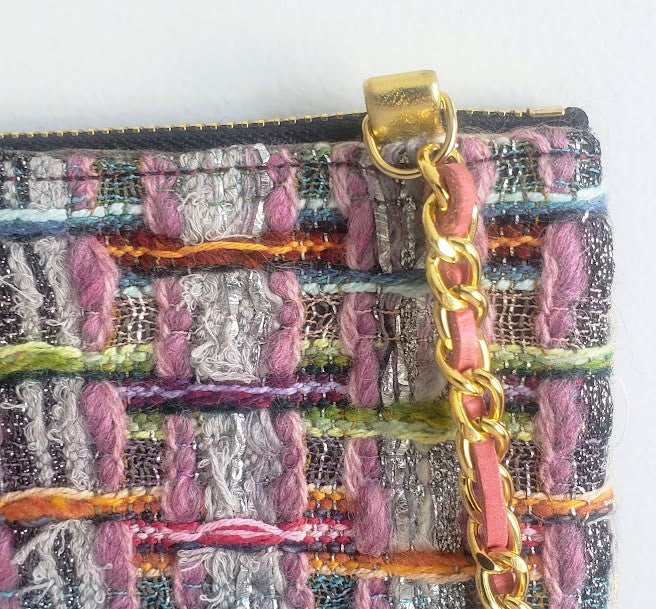 Sac pochette chaîne "Bouquet multicolore de stachys byzantina et tableau de petites fleurs rouges."