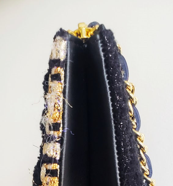 Sac à main "Lumières dorées dans Paris et ombres des moulures des immeubles anciens."