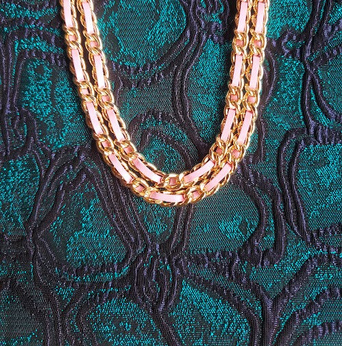 Sac à main de fêtes "Hommage 1 à Mr Yves Saint Laurent." PRECOMMANDE.