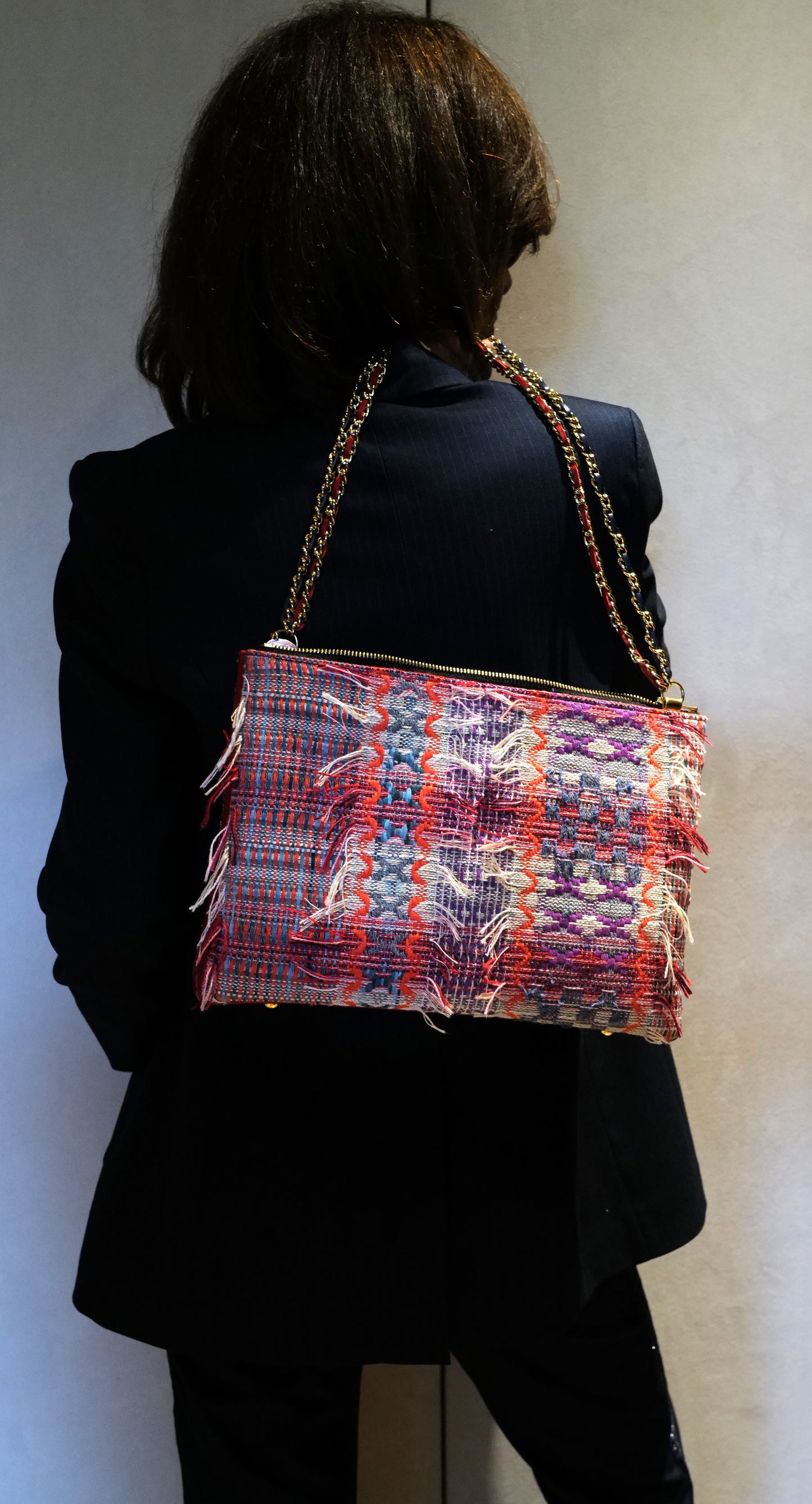 Sac à main "Champs de fleurs rouges dans la brume, recto et verso." 1ère SERIE.