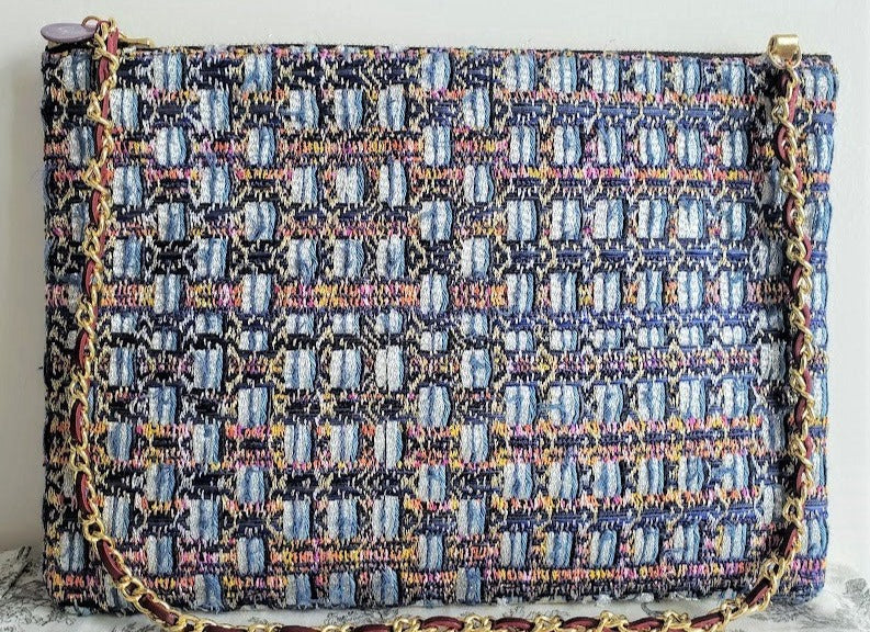 Sac pochette Bleu "Le Miroitement des eaux de l'étang sous le soleil et légèrement ondulant."