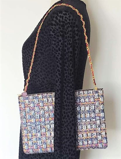 Sac pochette Bleu "Le Miroitement des eaux de l'étang sous le soleil et légèrement ondulant."