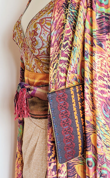 Sac pochette "Plage noire de Tahiti et tissé ethnique."