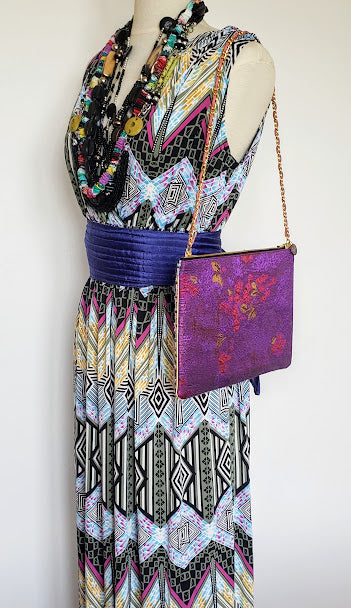 Sac pochette chaîne "Bouquet multicolore de stachys byzantina et tableau de petites fleurs rouges."