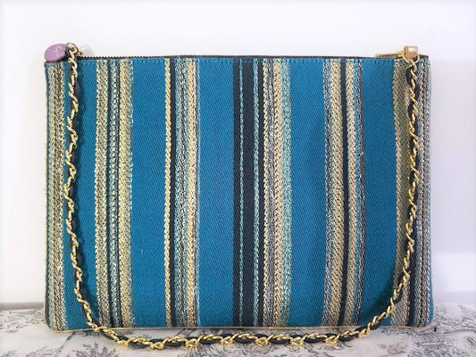 Sac pochette "Forêt de Chênes au début de l'automne, et ciel bleu rayonnant."