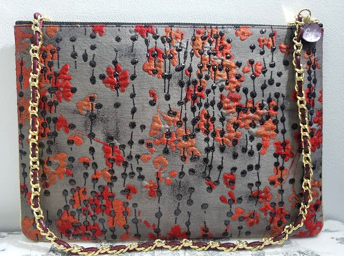 Sac pochette chaîne "Feuilles de fougères et petites fleurs rougissantes d'automne."