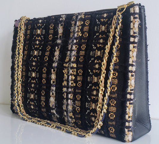 Sac à main "Lumières dorées dans Paris et ombres des moulures des immeubles anciens."