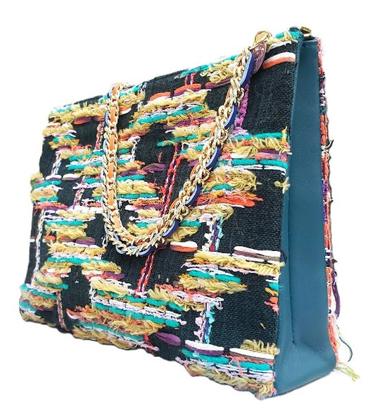 Sac à main "Mousse verte dans le feuillage automnale des arbres et mousse verte et lichen sur les écorces."