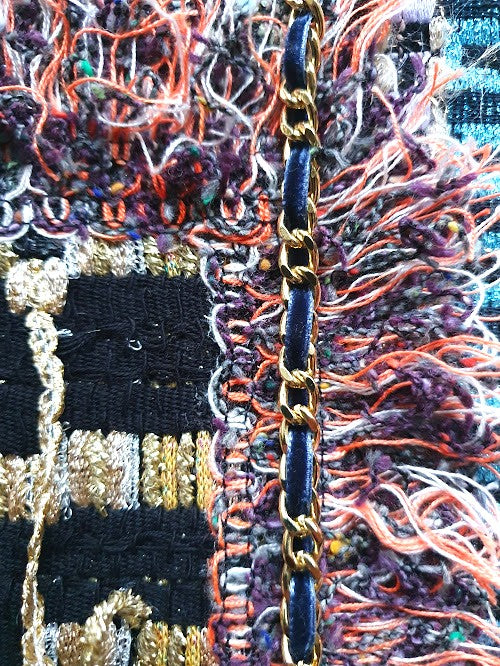 Sac pochette "Zoom sur les écorces et lichen des arbres de la forêt."