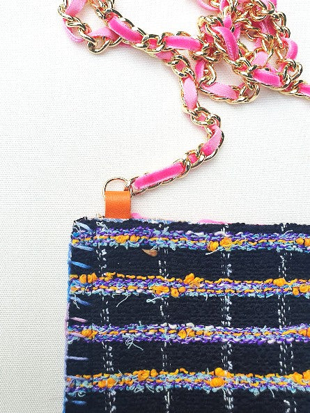 Mini sac "Eclosion de fleurs roses et sève orange."