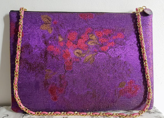 Sac pochette chaîne "Bouquet multicolore de stachys byzantina et tableau de petites fleurs rouges."