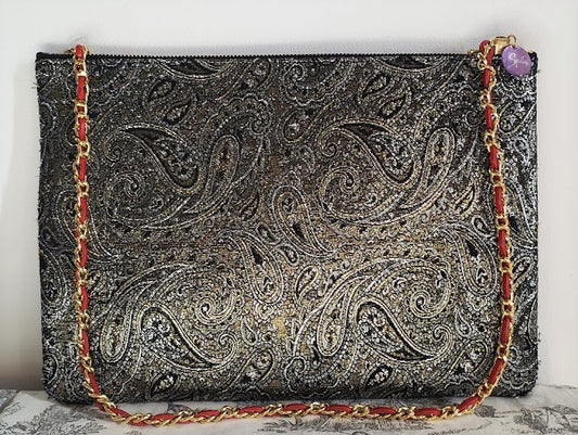 Sac pochette de fêtes  " Noël, guirlandes dans les arbres sous la lune argentée."
